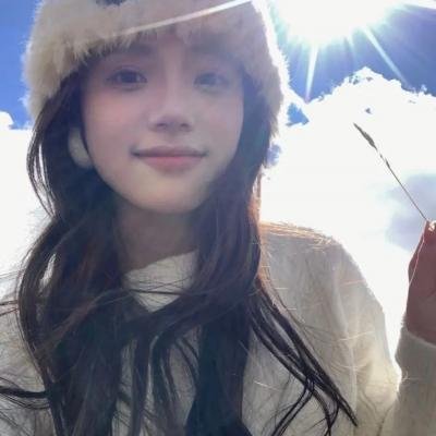盛开的樱花林下